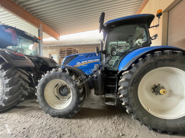 Tracteur agricole New Holland