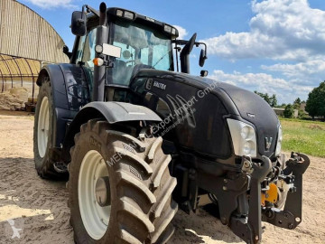 Tracteur agricole Valtra
