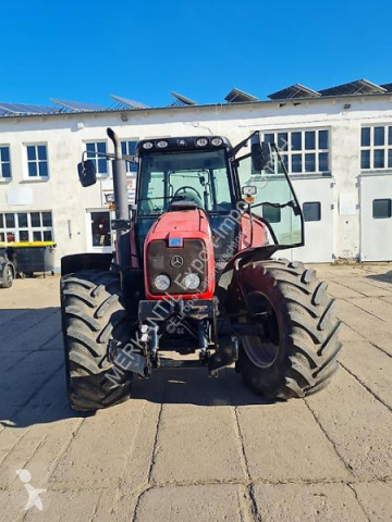 Tracteur agricole Massey Ferguson