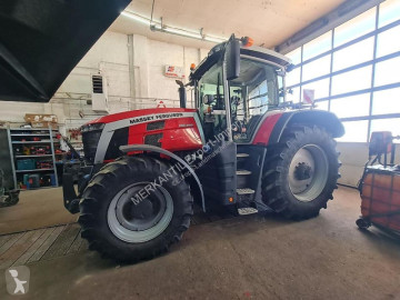 Tracteur agricole Massey Ferguson