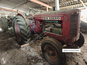 Tractor antigo Volvo