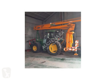 جرار زراعي John Deere