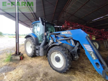Трактор New Holland