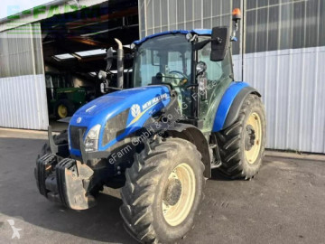 Трактор New Holland