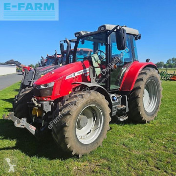 Tracteur agricole Massey Ferguson