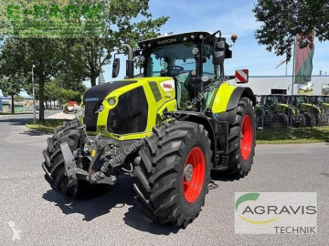 Tractor Claas