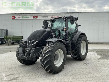 Tractor Valtra