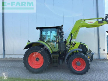 Tractor Claas