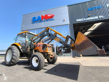 Tracteur agricole Renault