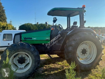 Tracteur agricole Valtra