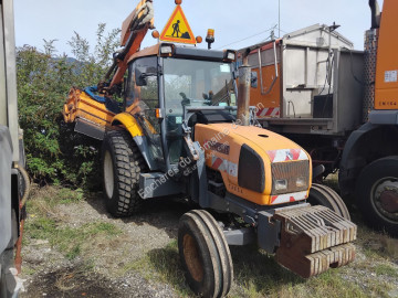 Tracteur agricole Renault