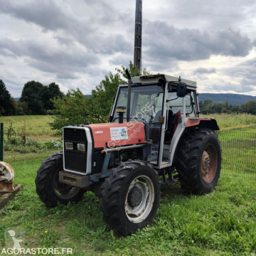 Tracteur agricole Massey Ferguson