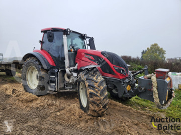 Tractor Valtra