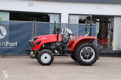 Nieuw tractor