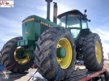Trattore agricolo John Deere 4240S usato