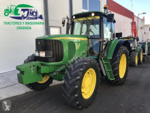 Tracteur agricole John Deere 6520