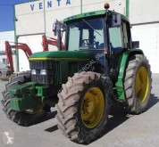 Tracteur ancien John Deere 6400