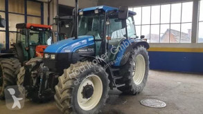 Mezőgazdasági traktor New Holland használt