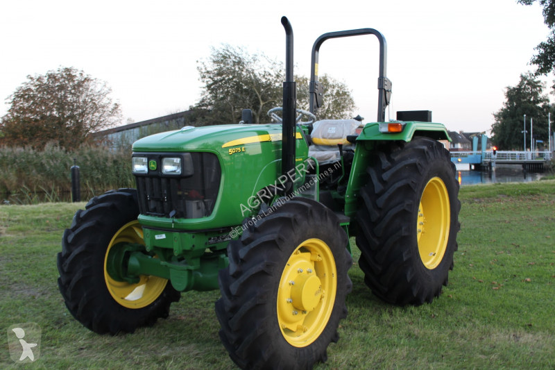 información malo intelectual Tractor agrícola John Deere 5075e 4wd usado - n°4837531