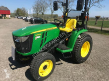Tractor agrícola John Deere 3038E