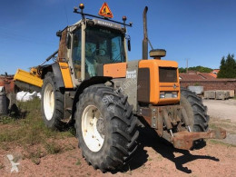 Zemědělský traktor Renault 110.54 použitý