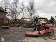 Traktor JCB Fasttrac 3230- 65 mit Berki Ausleger und Mulcher ojazdený