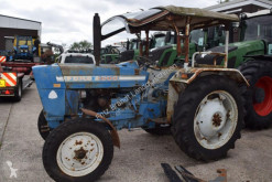 Trattore agricolo Ford 2000 usato