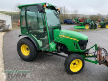 Trattore agricolo John Deere 2520 usato