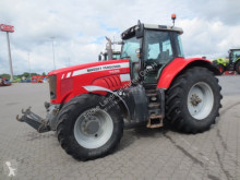 zemědělský traktor Massey Ferguson