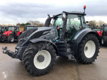 Valtra Landwirtschaftstraktor gebrauchter