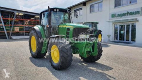 Tractor agrícola John Deere usado