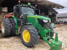 Tractor agrícola John Deere usado