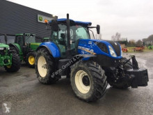 Traktor New Holland ojazdený