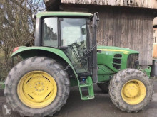 Ciągnik rolniczy John Deere używany