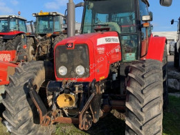 Tractor agrícola Massey Ferguson usado