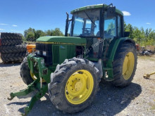 Tractor agrícola John Deere usado