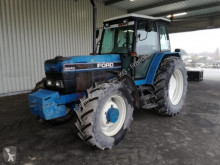 Tractor agrícola Ford usado