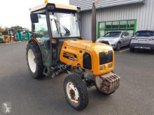 Landbouwtractor Renault tweedehands