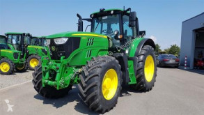 Trattore agricolo John Deere usato