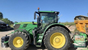 Tractor agrícola John Deere usado