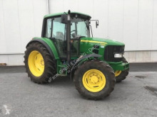 Tractor agrícola John Deere usado