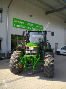 Ciągnik rolniczy John Deere używany