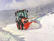 Селскостопански трактор Kubota ST371C