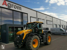 Trattore agricolo JCB usato