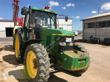 Tractor agrícola John Deere usado