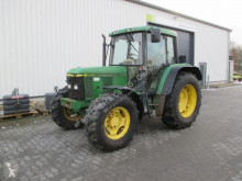 Tractor agrícola John Deere usado