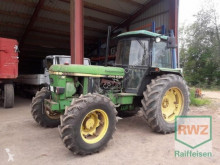 Trattore agricolo John Deere usato