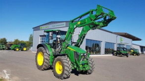 Trattore agricolo John Deere usato