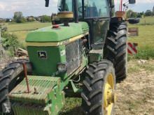 Tractor agrícola John Deere usado