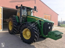 Mezőgazdasági traktor John Deere 8330 használt